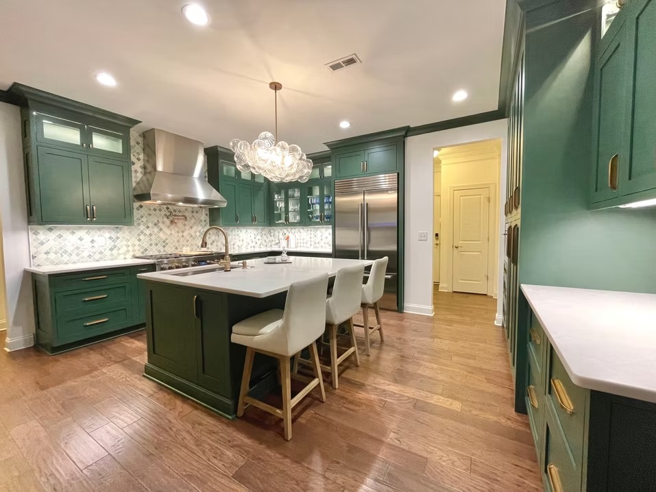 CLEAN GREEN MODERN KITCHEN